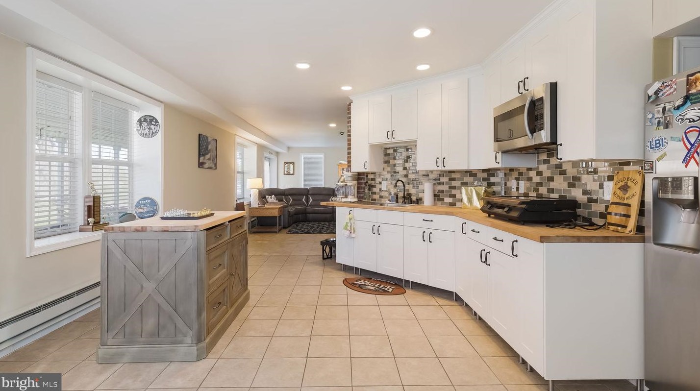 119 Timber Ridge Rd, Upper Makefield PA  18940-2809 exterior