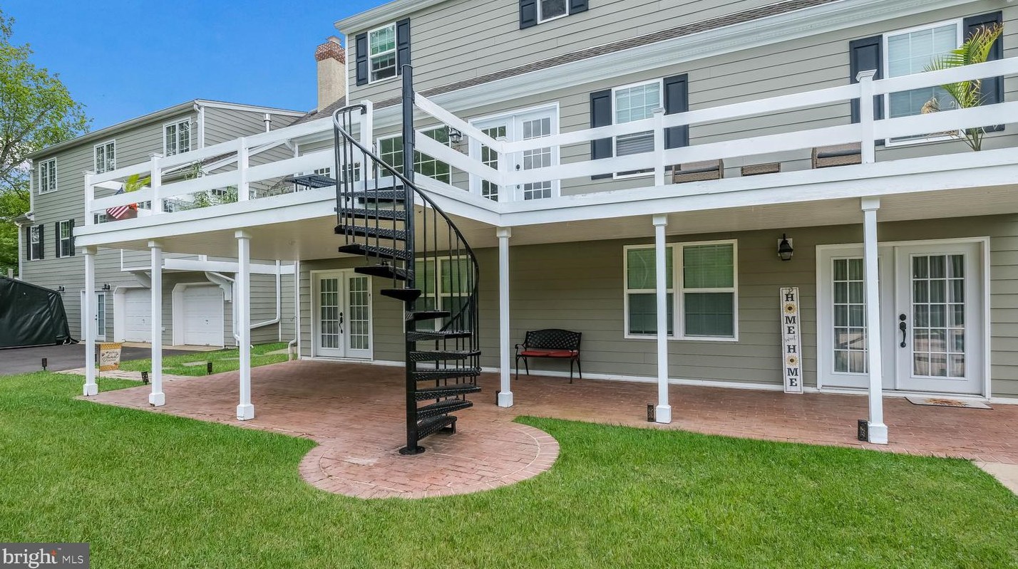 119 Timber Ridge Rd, Upper Makefield PA  18940-2809 exterior