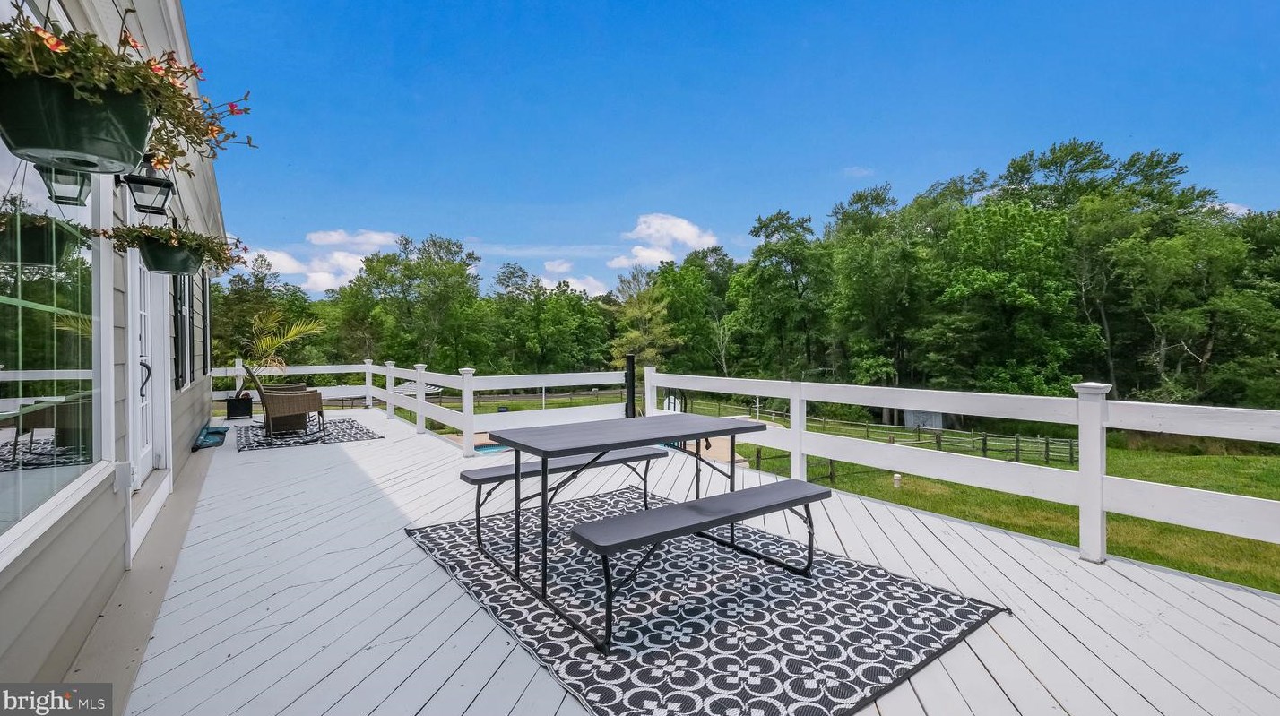 119 Timber Ridge Rd, Upper Makefield PA  18940-2809 exterior