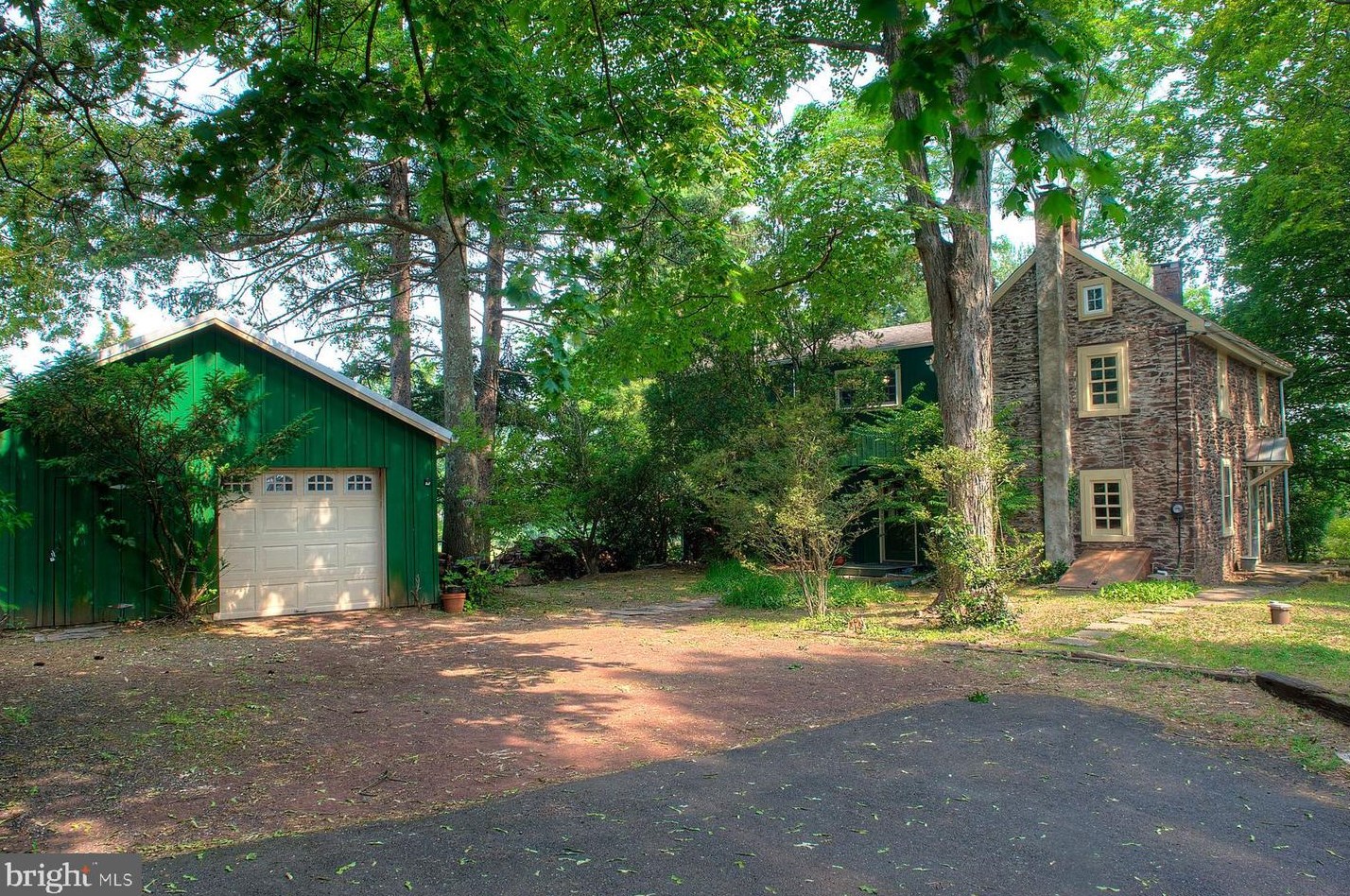 190 E Dark Hollow Rd, Pipersville, PA 18947