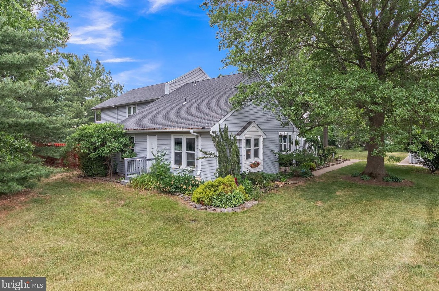 110 Solway Cir, Chalfont, PA 18914-2236