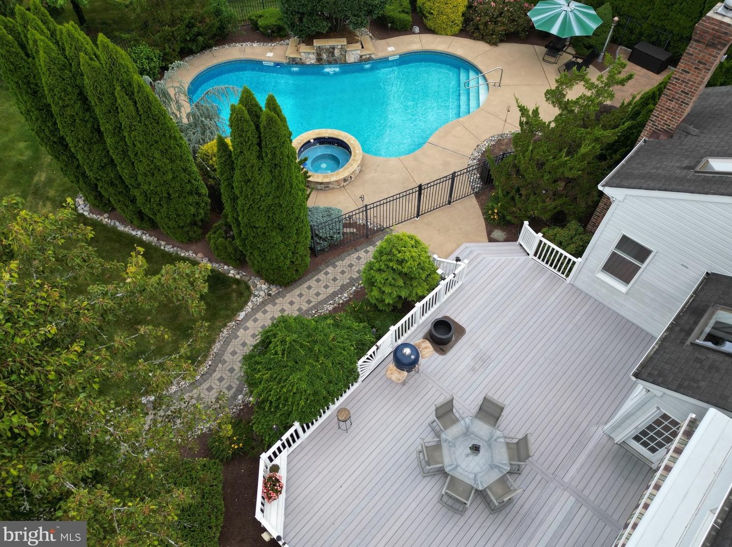 344 Ridge Ave, Upper Makefield PA  18940-3600 exterior