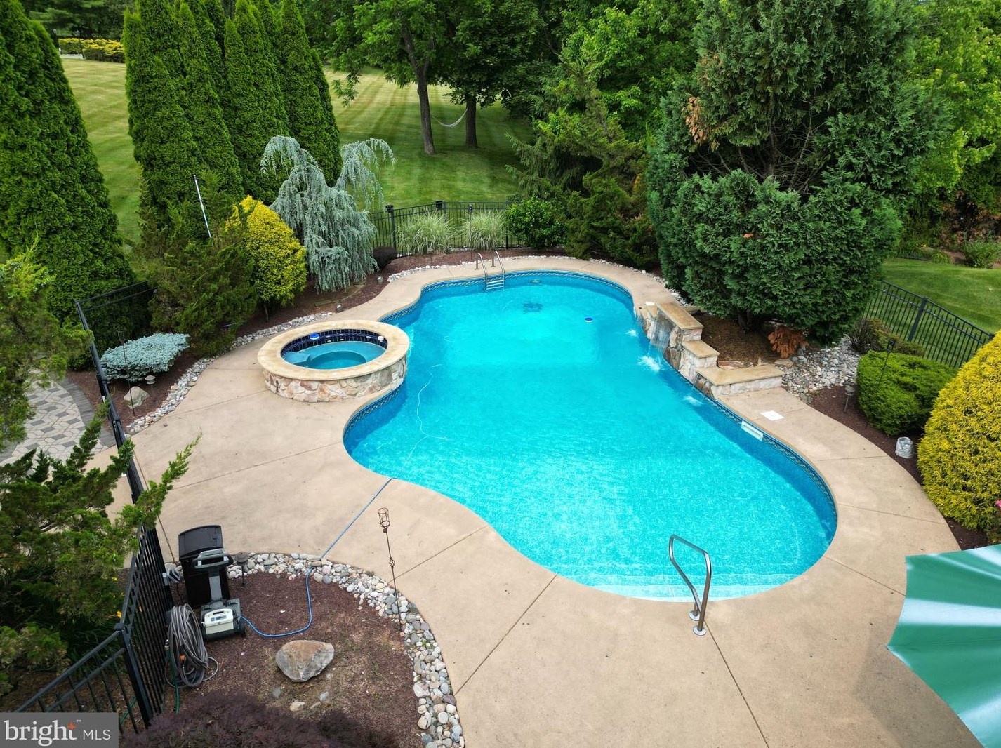 344 Ridge Ave, Upper Makefield PA  18940-3600 exterior