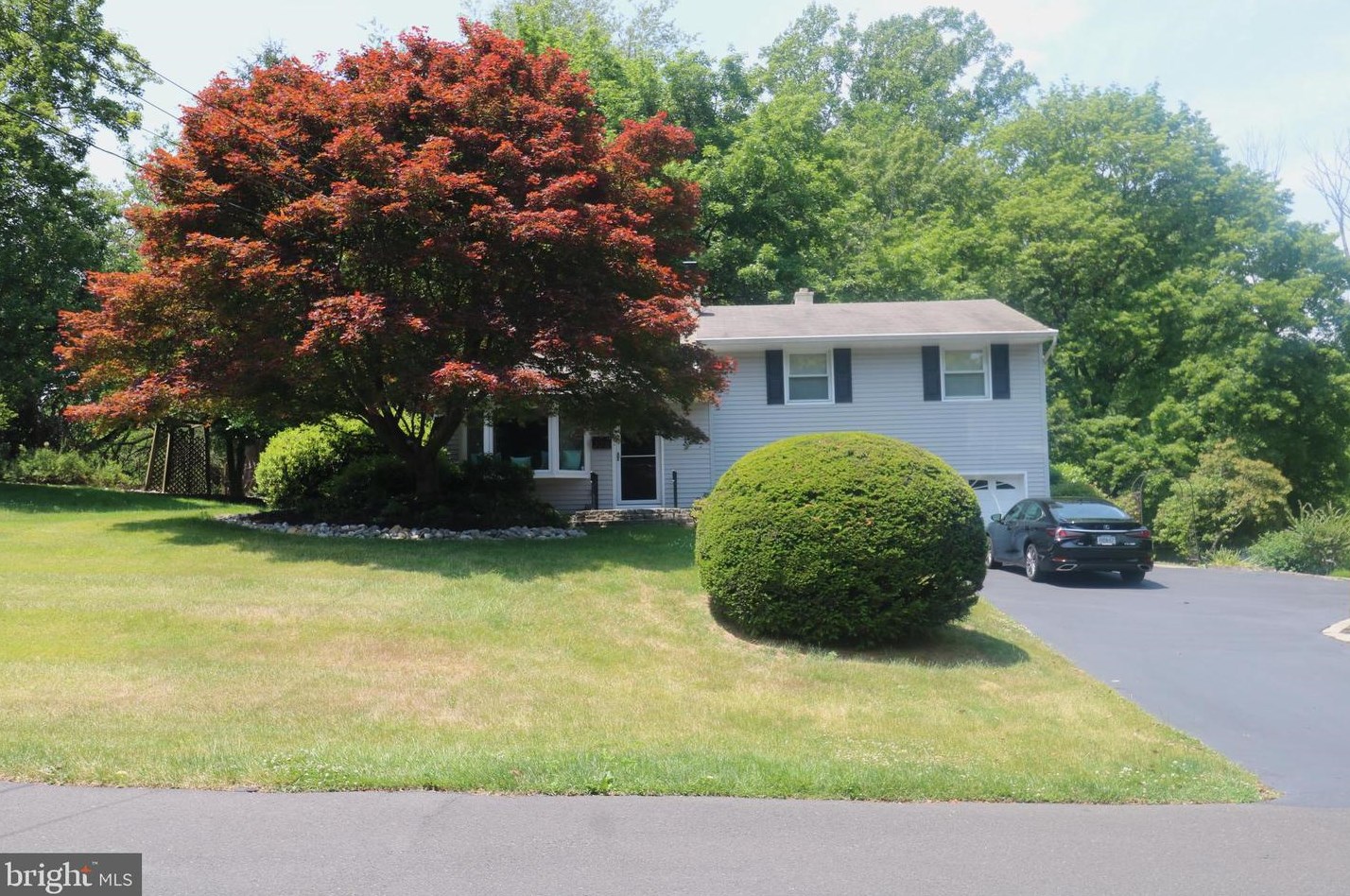 2016 Shadybrook Ln, Langhorne, PA 19053-2413