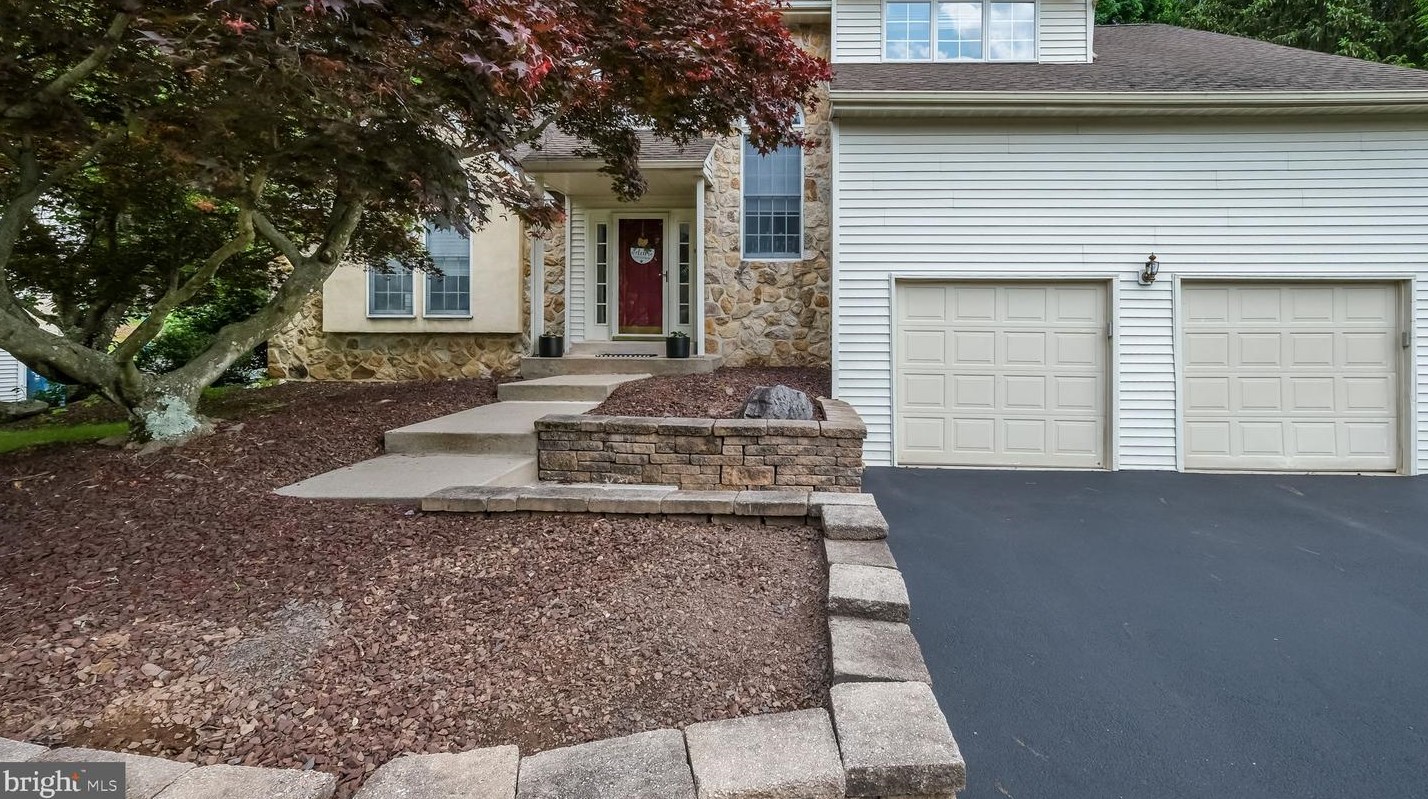 114 Shady Hill Dr, Chalfont, PA 18914