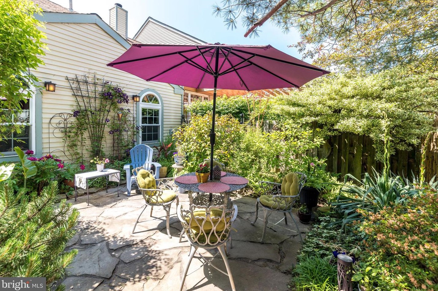 35 Cottonwood St, Upper Makefield PA  18940-3251 exterior