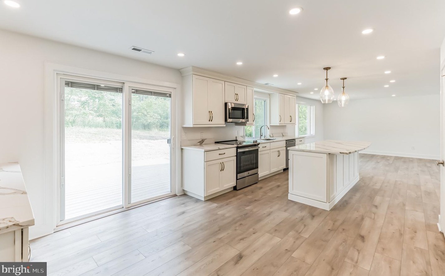 718 Church Rd, Hatfield, PA 19440-1009