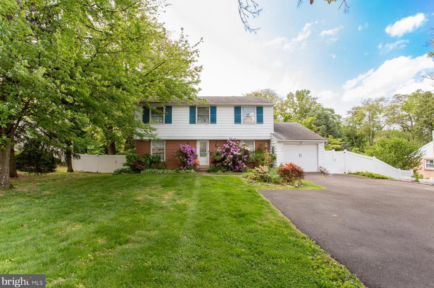 1232 Brownsville Rd, Langhorne, PA 19053-4551