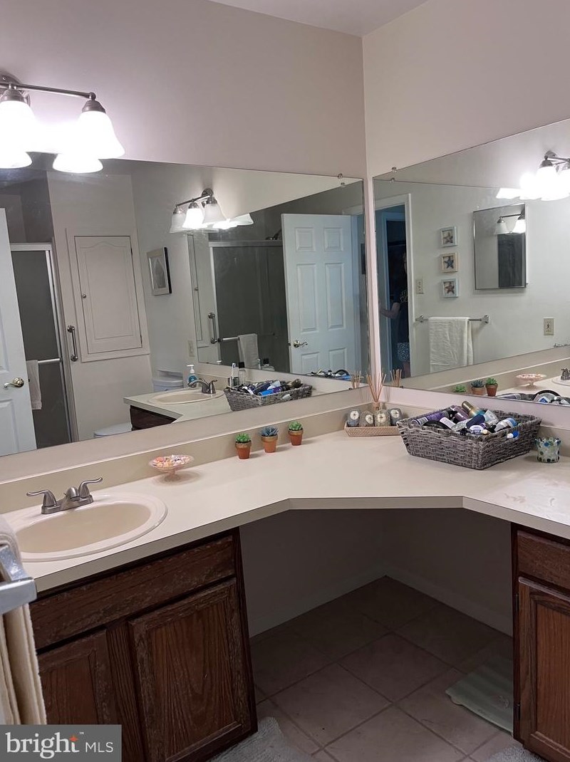 1207 Diamond Dr, Upper Makefield PA  18940-2426 exterior