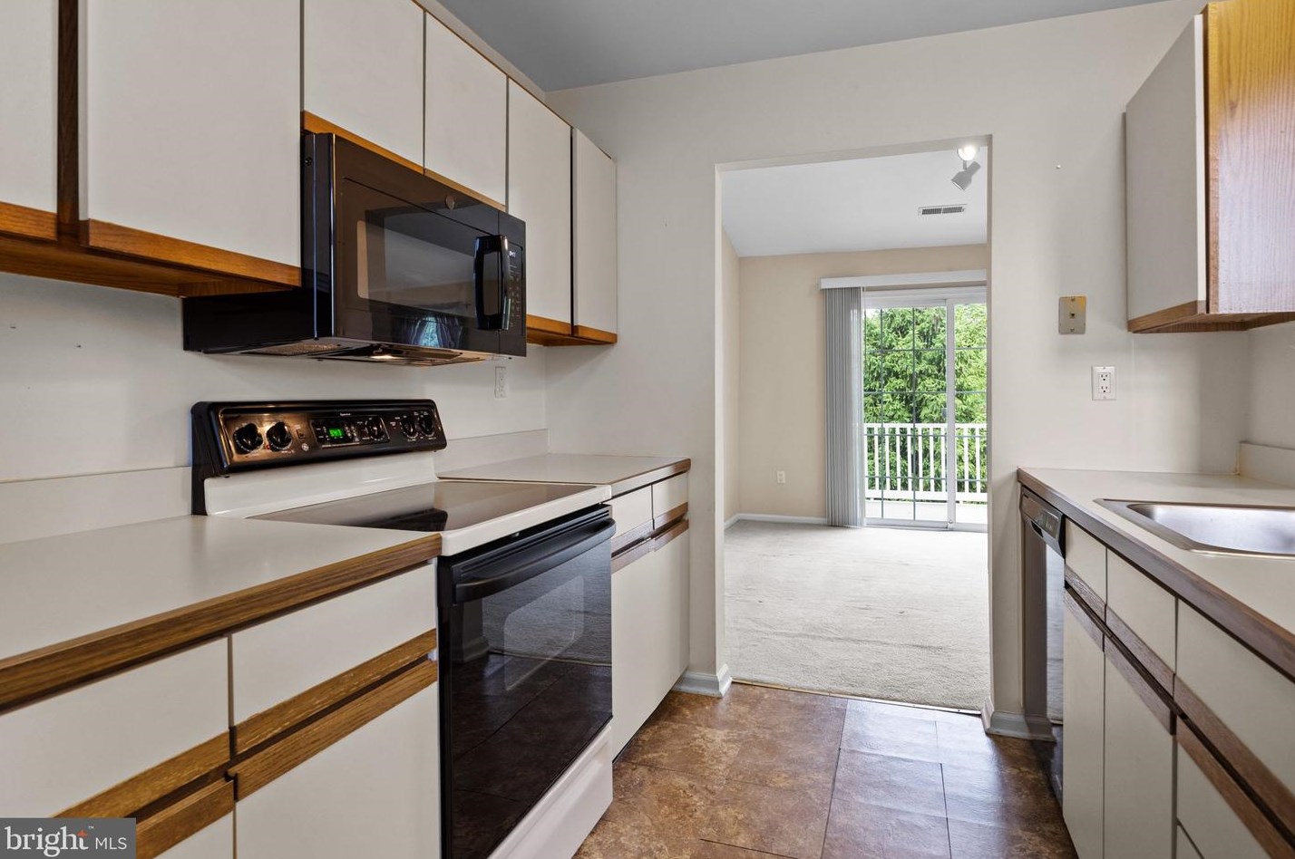 93 Portsmouth Ct, Southampton PA 18966-2620 exterior