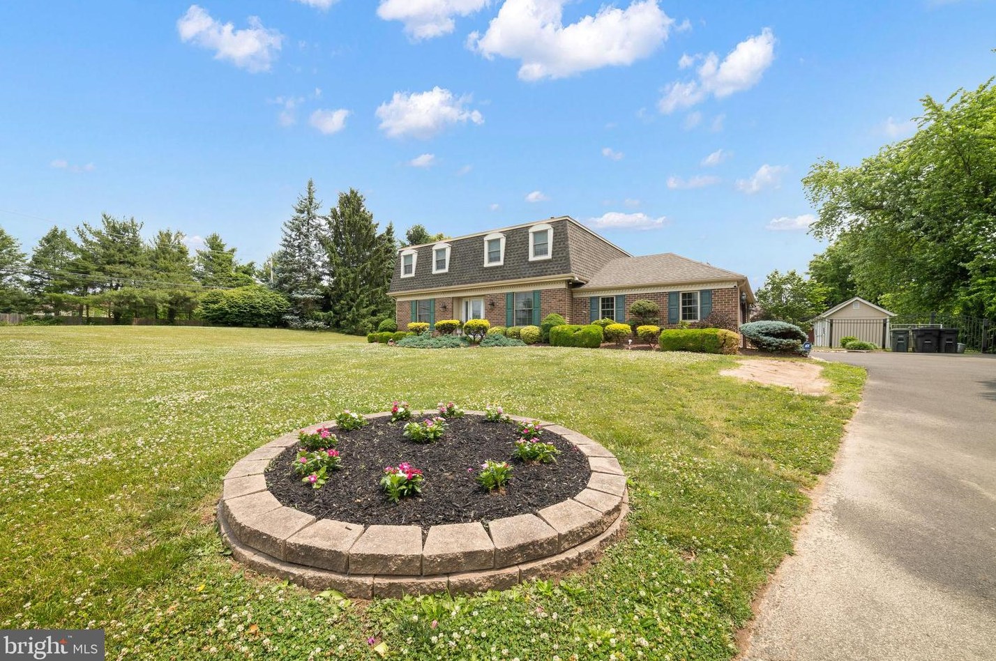 79 W Pickering Bend, Southampton, PA 18954