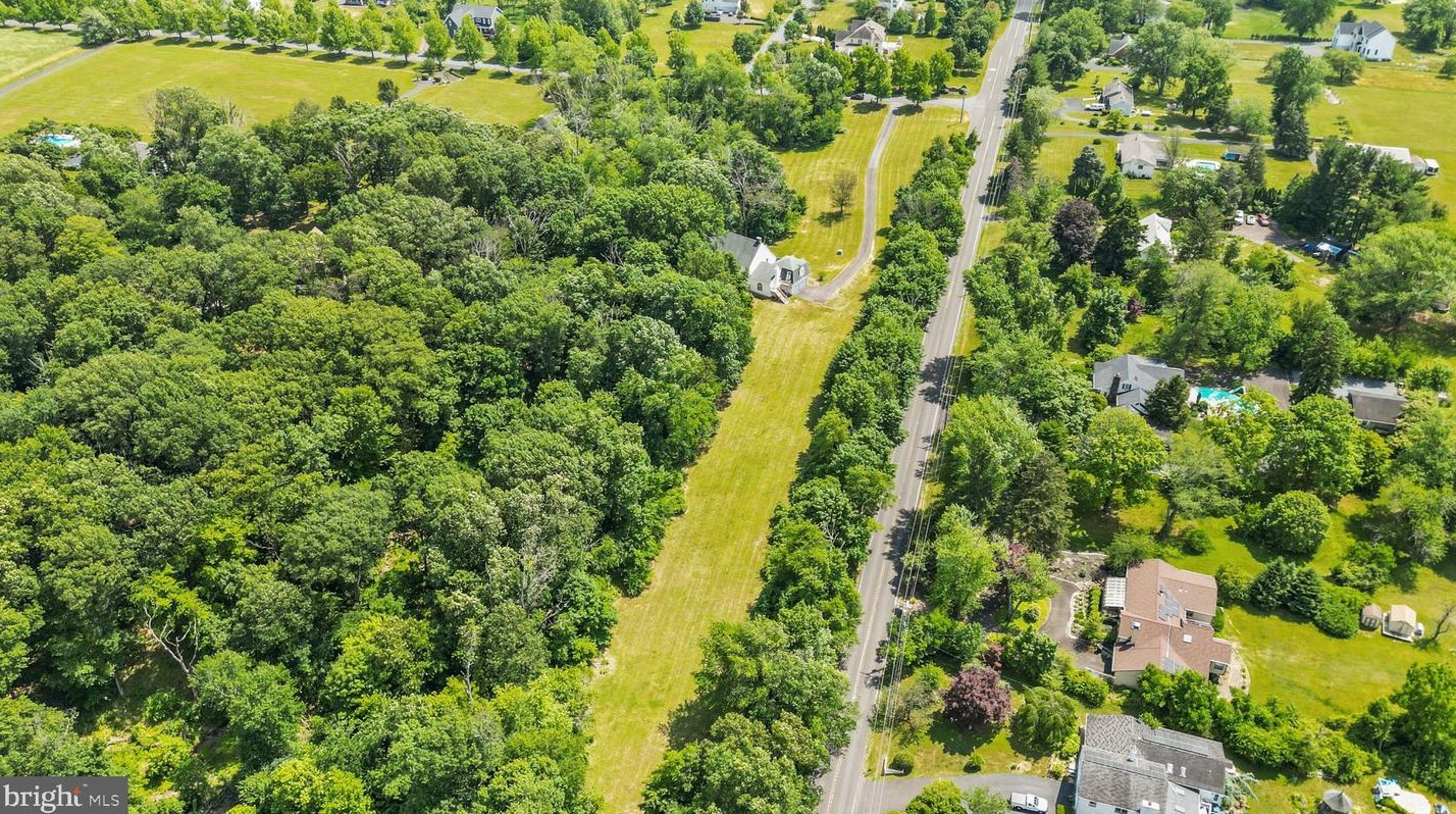 100 Jericho Valley Dr, Upper Makefield PA  18940-3632 exterior