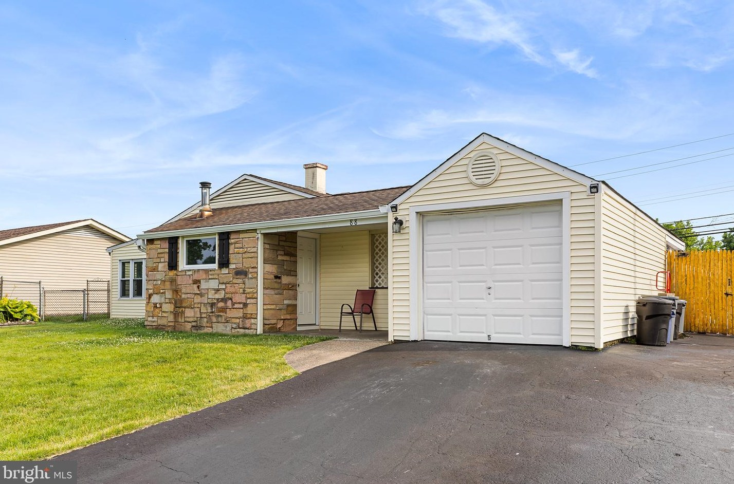 88 Indian Creek Dr, Levittown PA  19057-2224 exterior