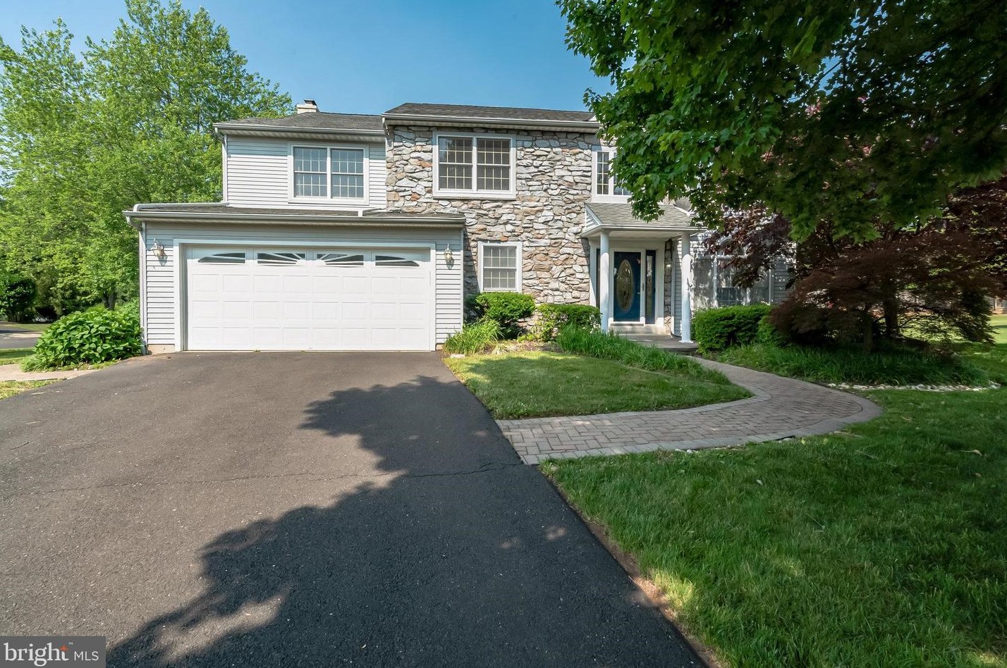 201 E Fairwood Dr, Chalfont, PA 18914