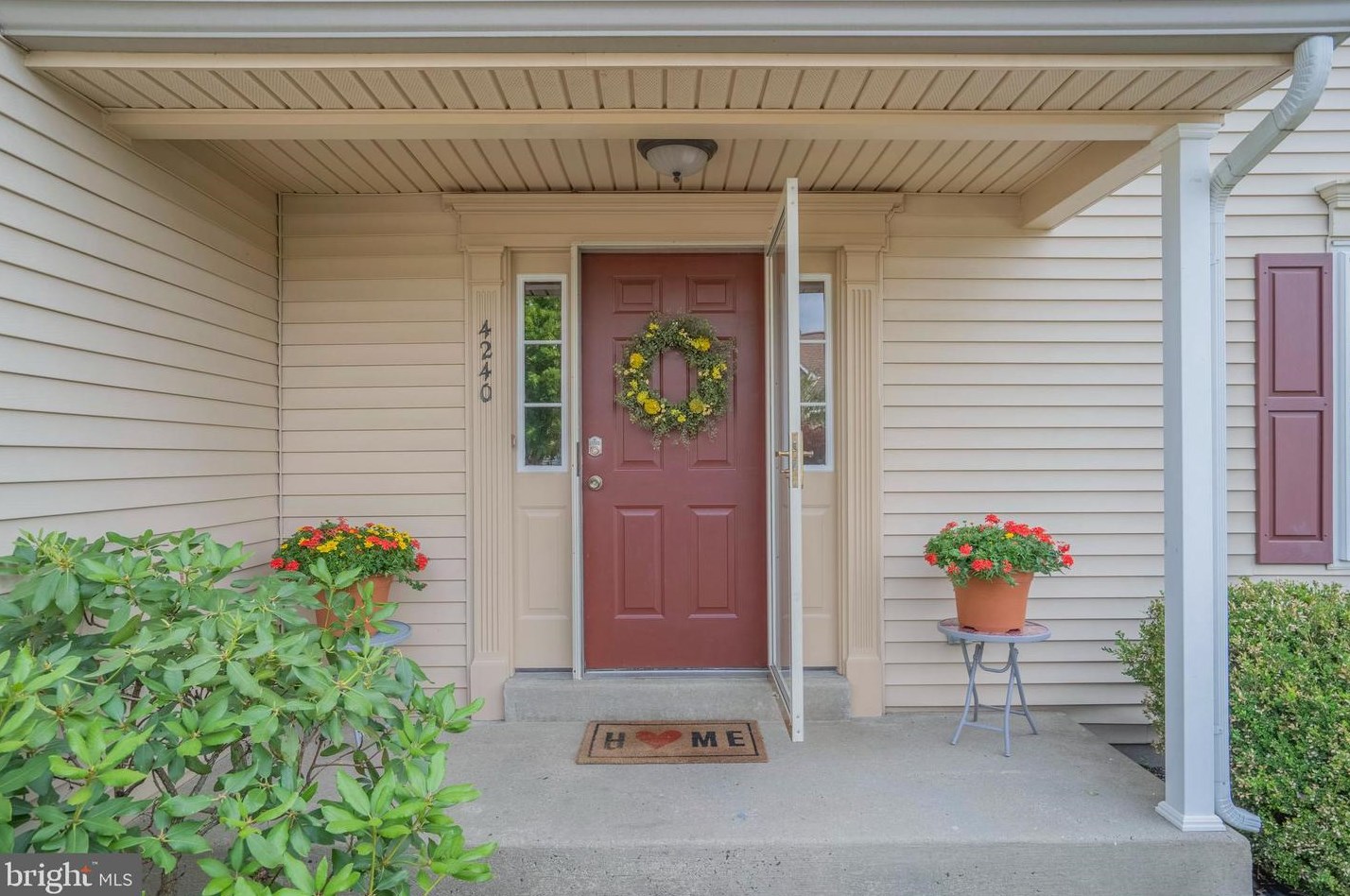 4240 Milords Ln, Gardenville, PA 18902