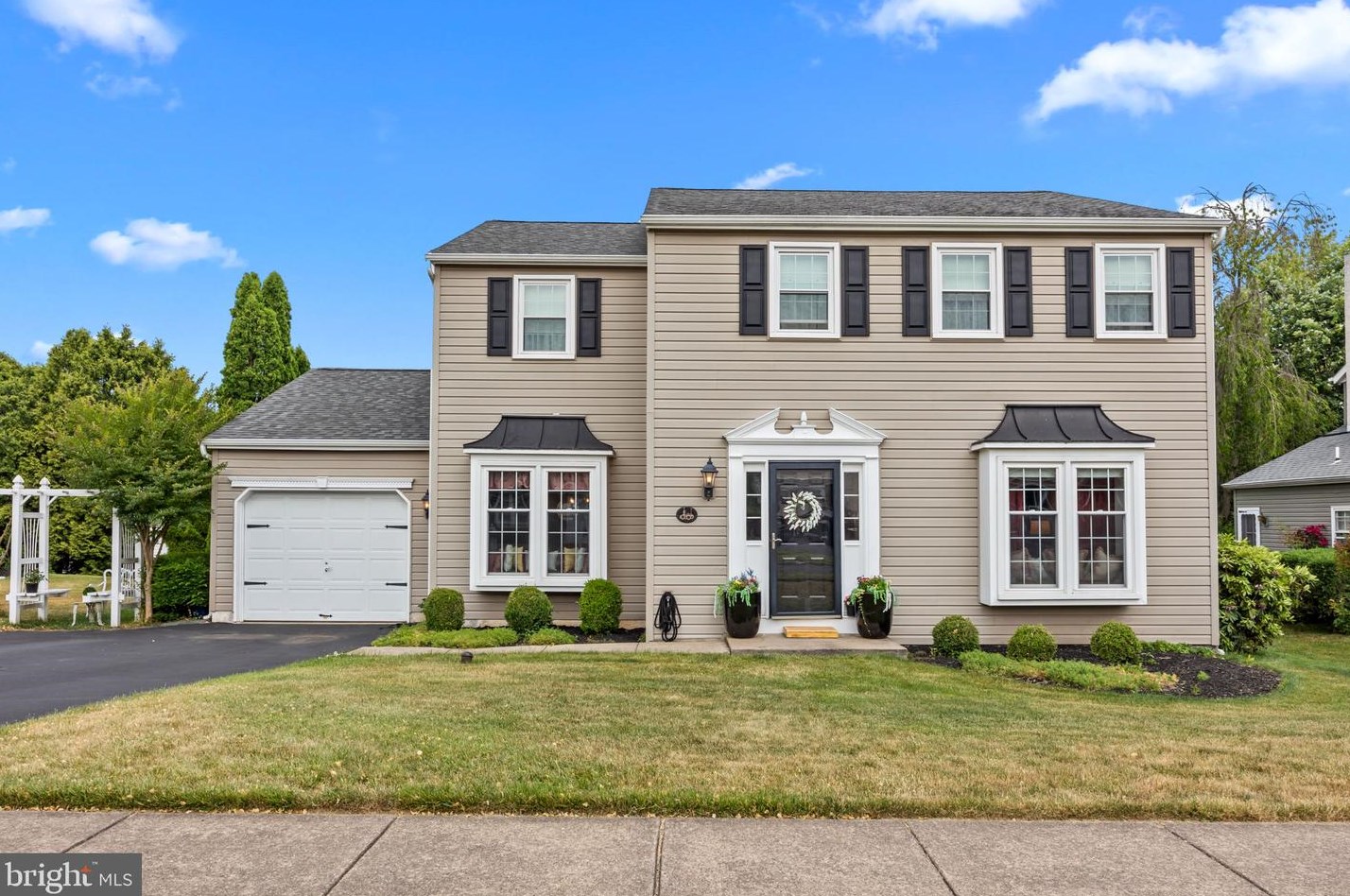 25 Windham Dr, Langhorne, PA 19047-1503