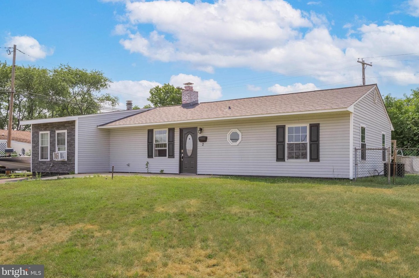 2 Primrose Ln, Levittown, PA 19054-3616