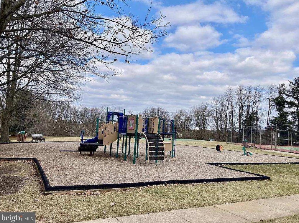 324 Wayne Ct, Southampton, PA 18966