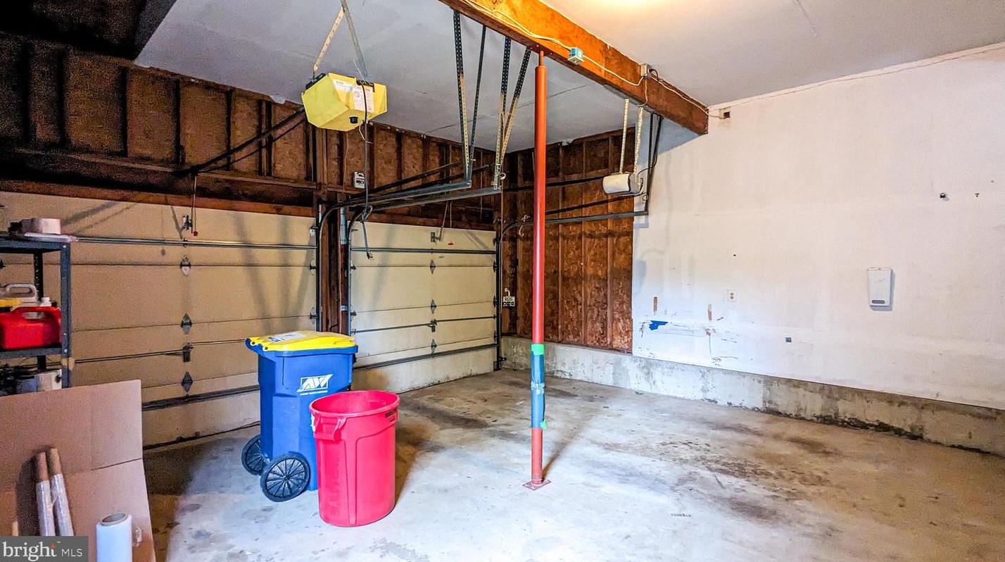 7 Bolton Cir, Upper Makefield PA  18940-1866 exterior