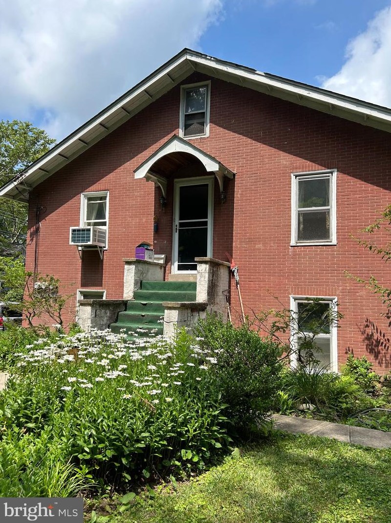 375 N West St, Gardenville, PA 18901