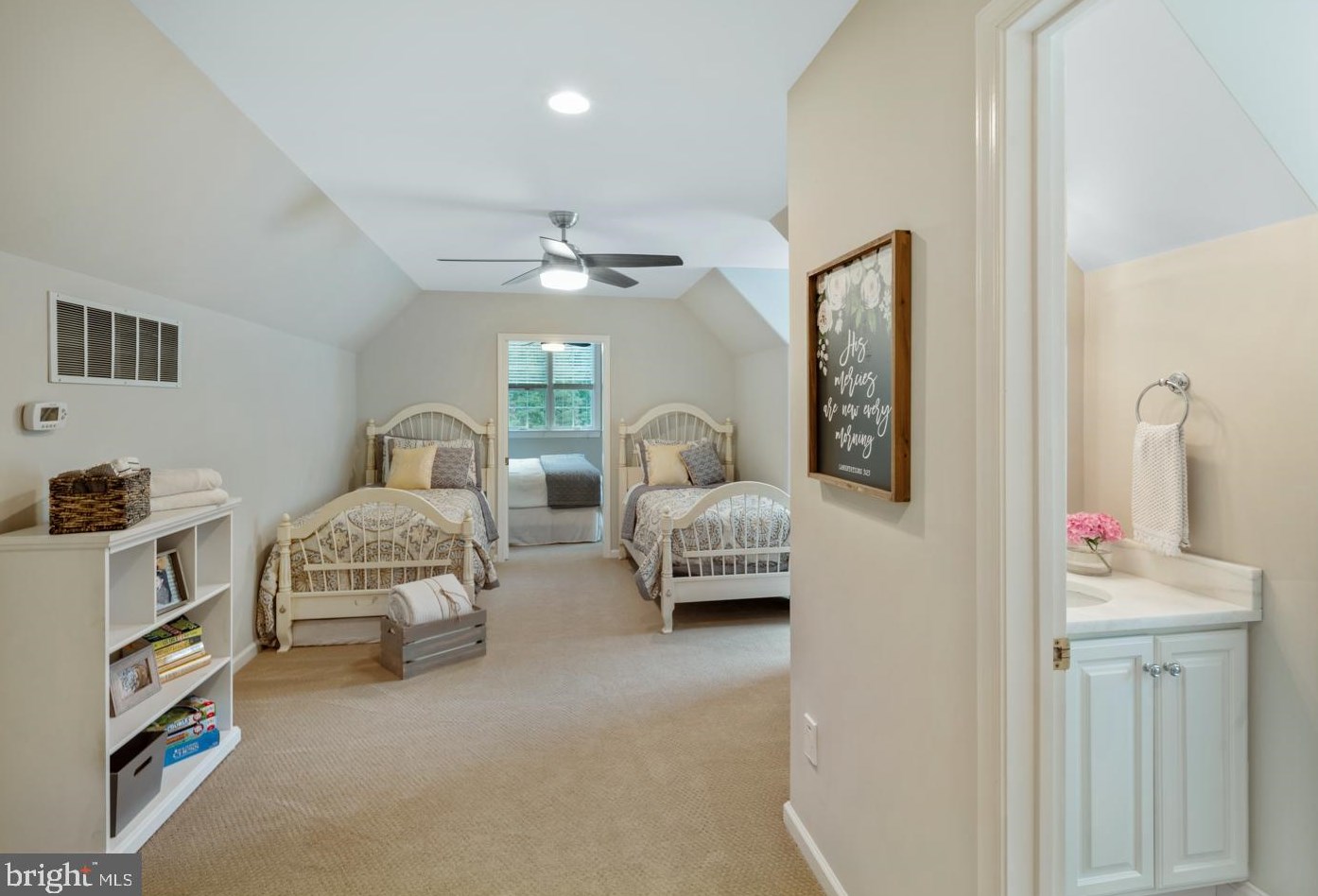 19 Larkspur Ln, Upper Makefield PA 18940-2620 exterior