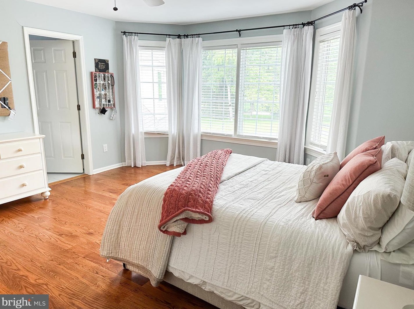 19 Larkspur Ln, Upper Makefield PA 18940-2620 exterior