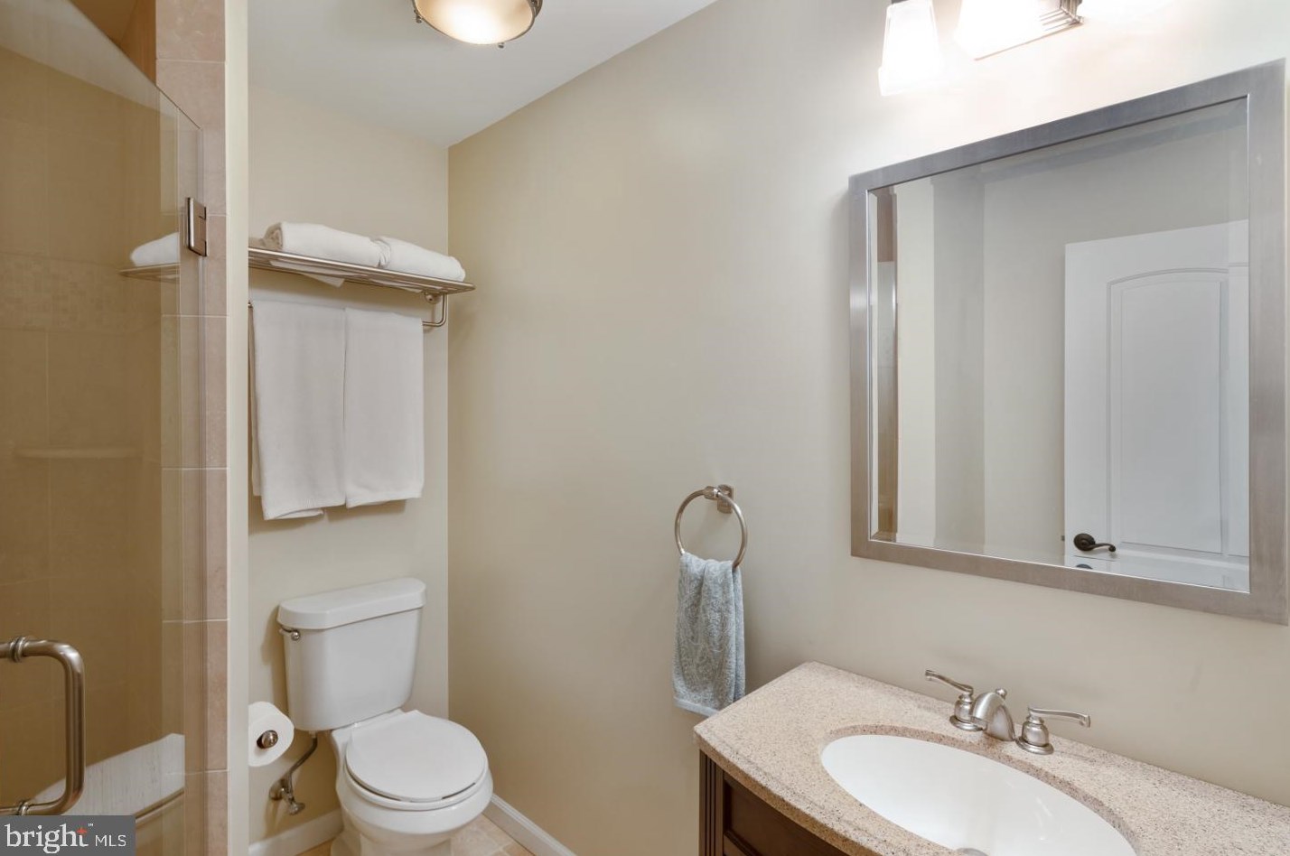 19 Larkspur Ln, Upper Makefield PA 18940-2620 exterior