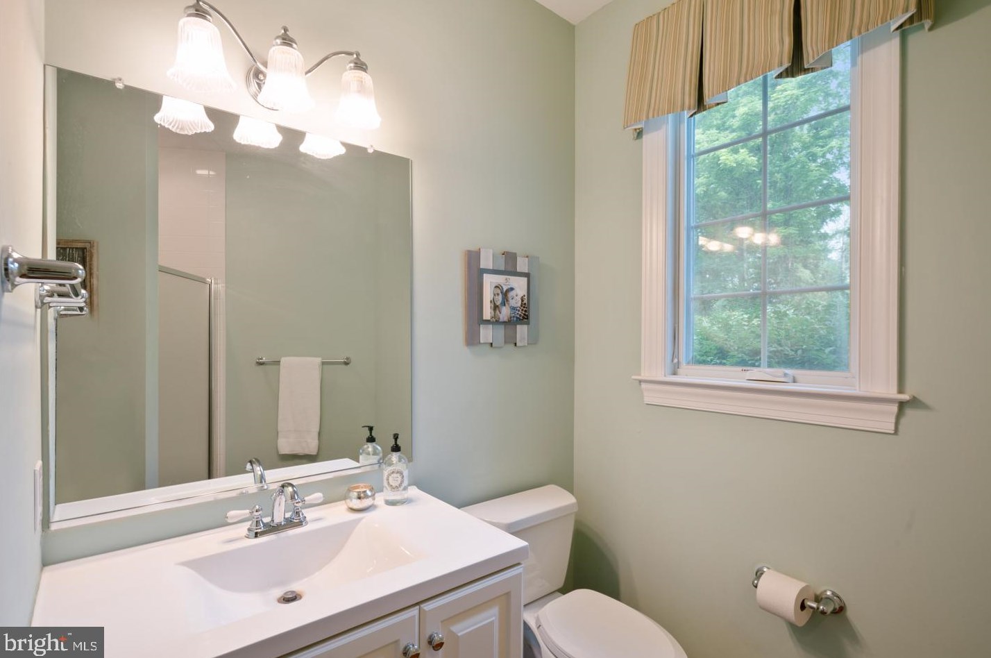 19 Larkspur Ln, Upper Makefield PA 18940-2620 exterior