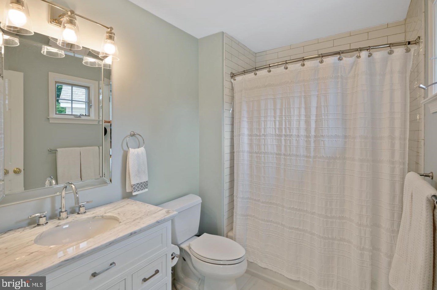 19 Larkspur Ln, Upper Makefield PA 18940-2620 exterior