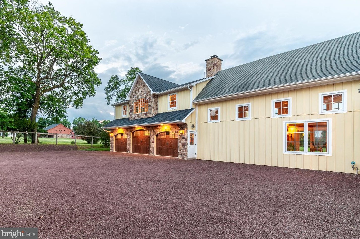 2969 Windy Bush Rd, Upper Makefield PA 18940-3119 exterior