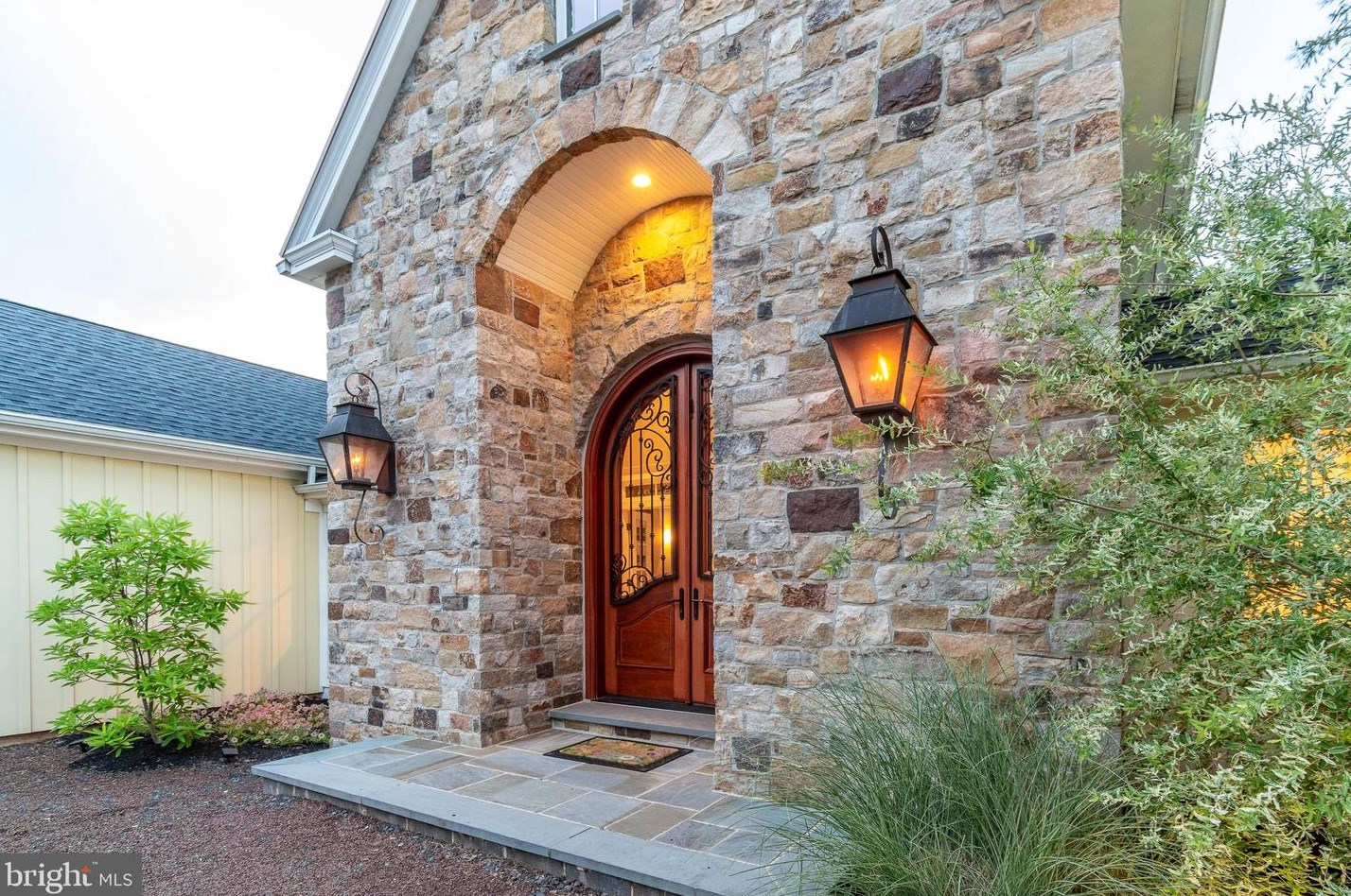 2969 Windy Bush Rd, Upper Makefield PA 18940-3119 exterior