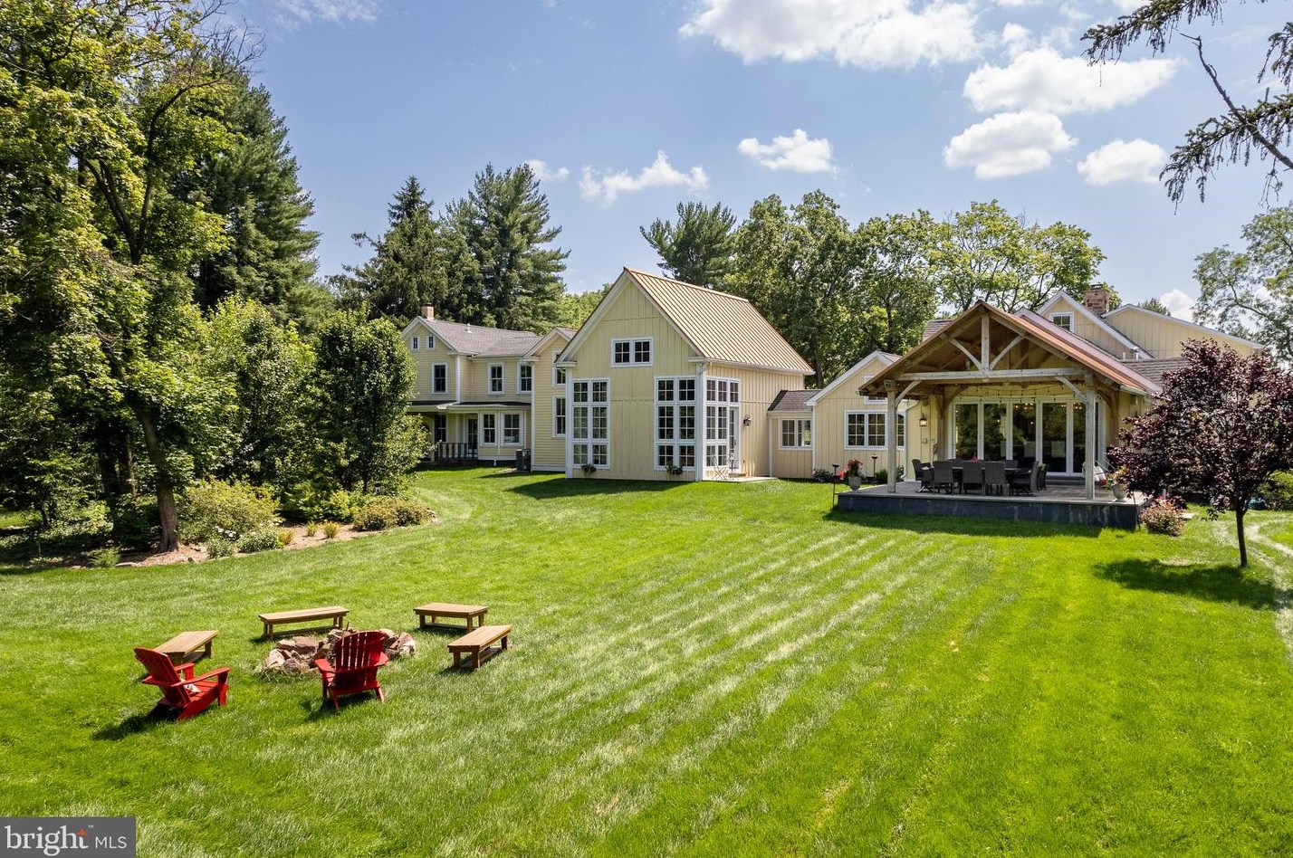 2969 Windy Bush Rd, Upper Makefield PA 18940-3119 exterior