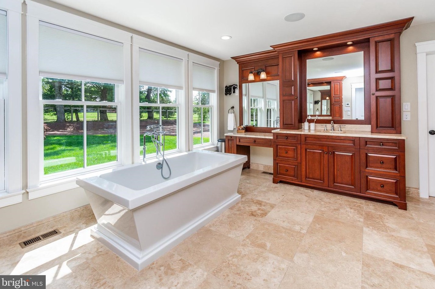 2969 Windy Bush Rd, Upper Makefield PA 18940-3119 exterior