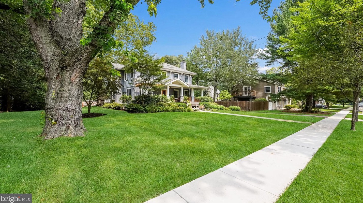 521 Maple Ave, Gardenville, PA