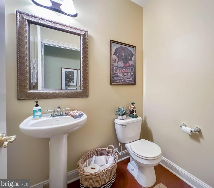 210 Willow Dr, Upper Makefield PA 18940-2445 exterior