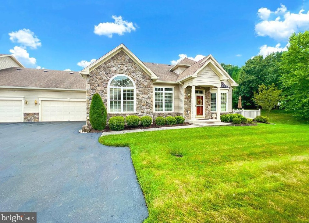 210 Willow Dr, Upper Makefield, PA 18940-2445