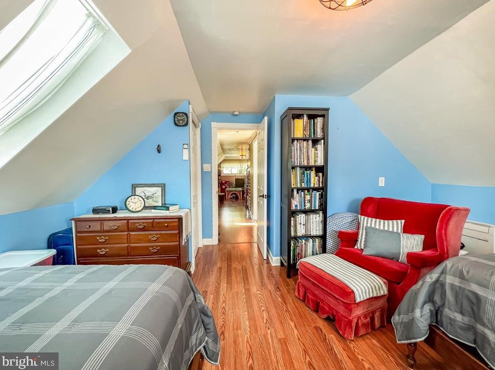 41 Sugarplum Rd, Levittown PA 19056-2220 exterior