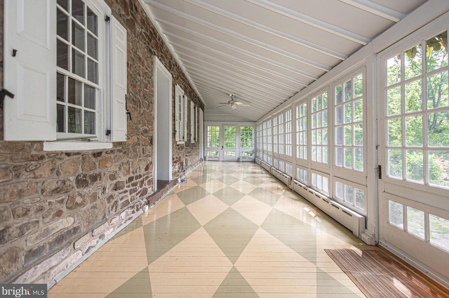 62 Thompson Ml Rd, Upper Makefield PA 18940-9627 exterior