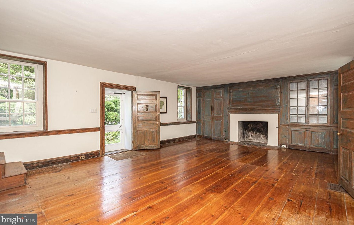 62 Thompson Ml Rd, Upper Makefield PA 18940-9627 exterior