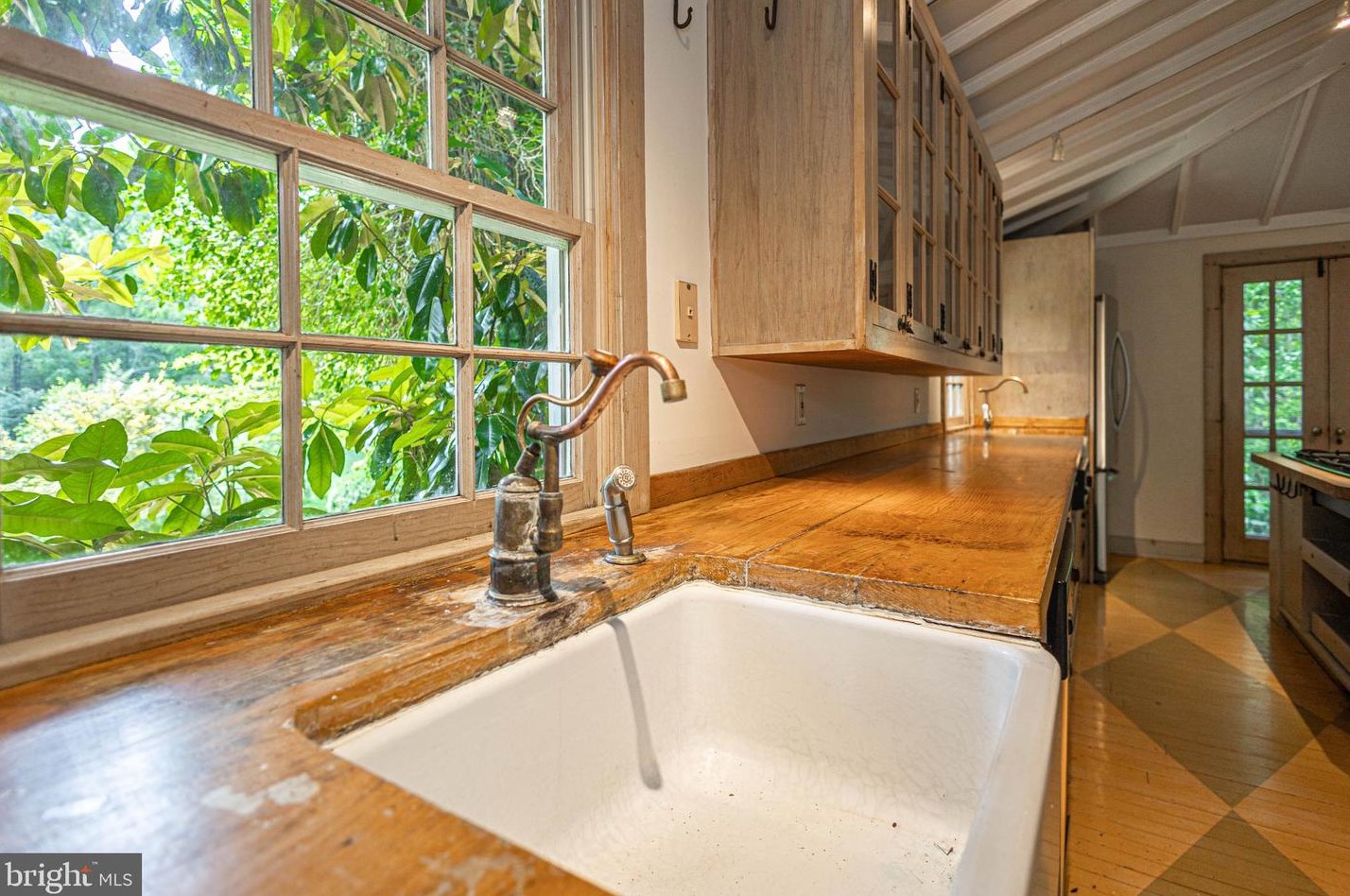 62 Thompson Ml Rd, Upper Makefield PA 18940-9627 exterior