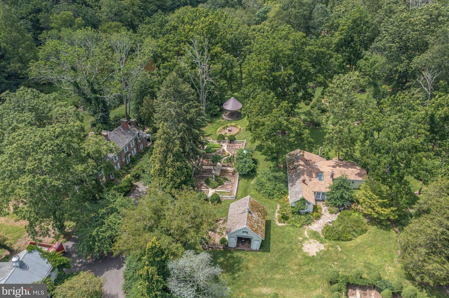 62 Thompson Ml Rd, Upper Makefield PA 18940-9627 exterior