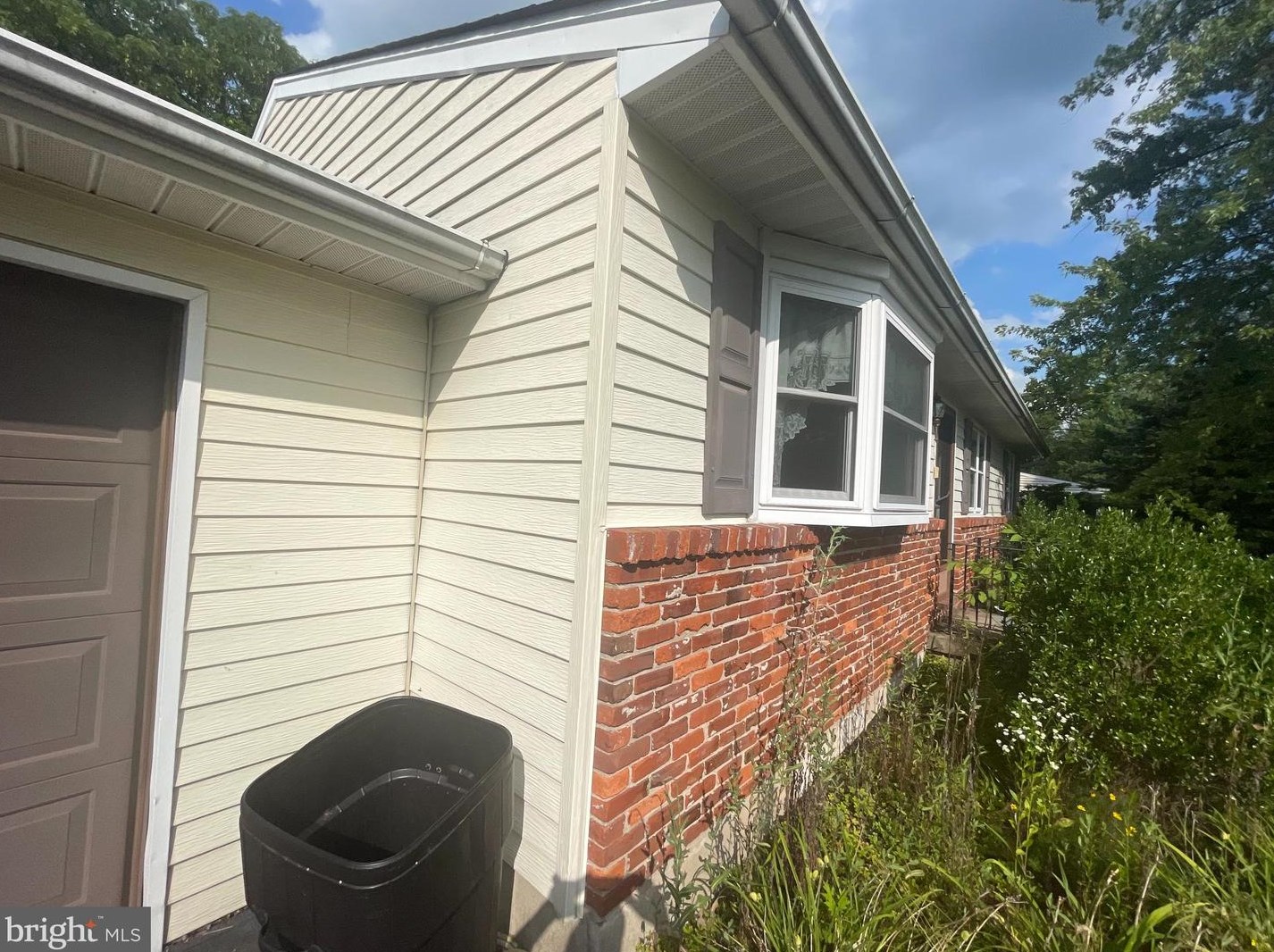 1113 Schwenkmill Rd, Perkasie, PA 18944-2105