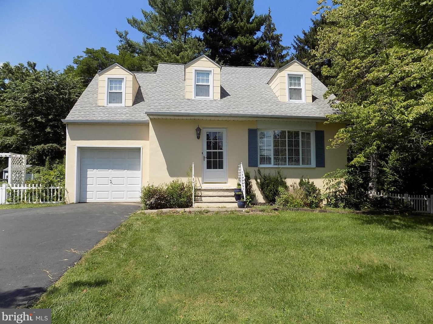 1530 Yardley Newtown Rd, Yardley, PA 19067