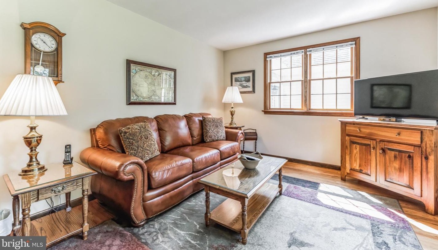 967 Cherry Ln, Upper Makefield, PA 18940-1492