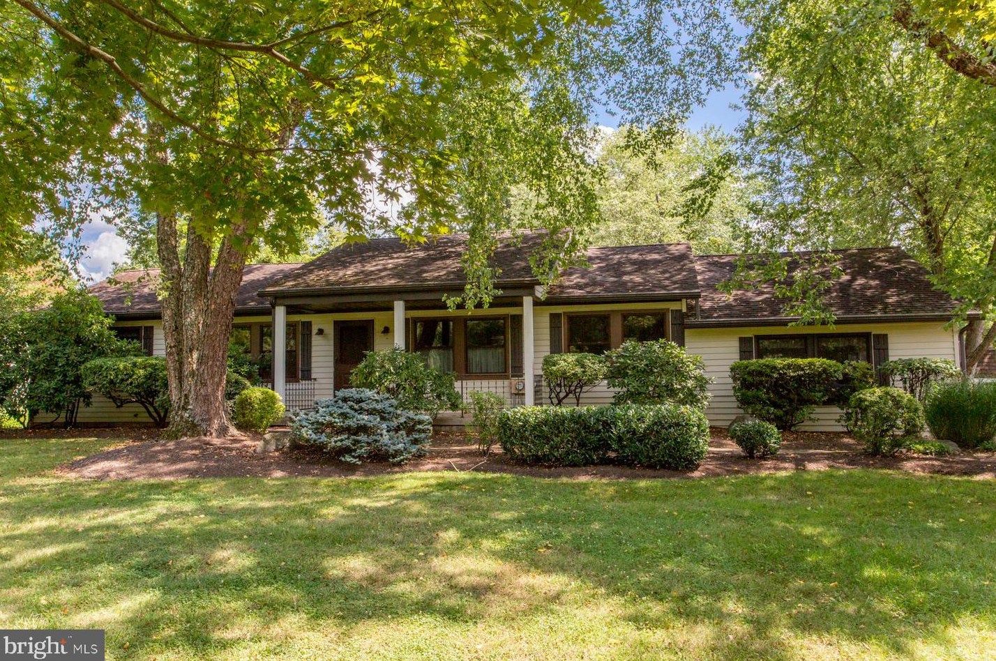 235 Shady Retreat Rd, Gardenville, PA