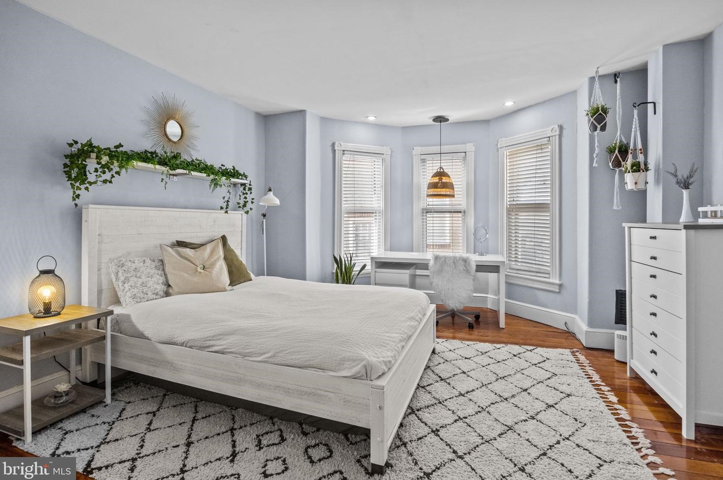 26 Chancellor St, Upper Makefield PA 18940-2107 exterior