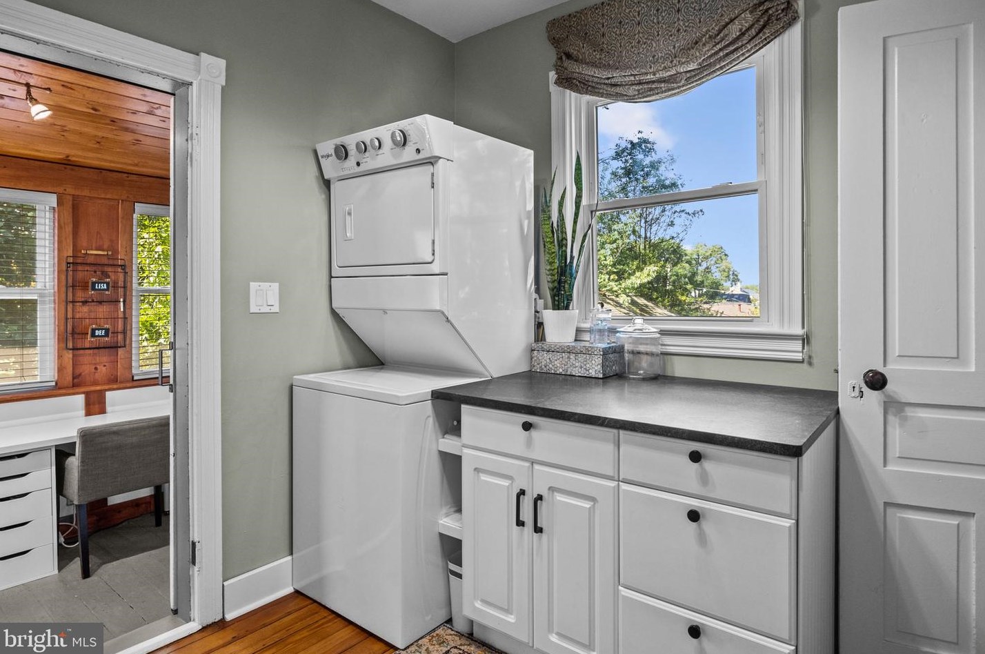 26 Chancellor St, Upper Makefield PA 18940-2107 exterior