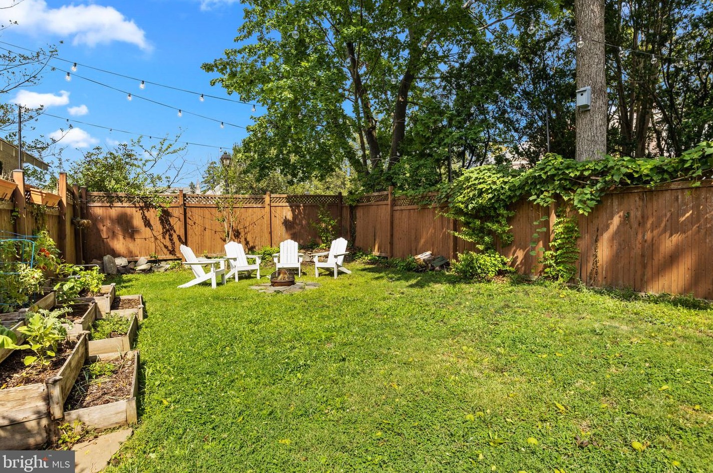 26 Chancellor St, Upper Makefield PA 18940-2107 exterior