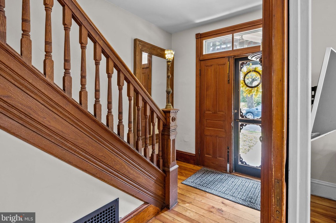 26 Chancellor St, Upper Makefield PA 18940-2107 exterior