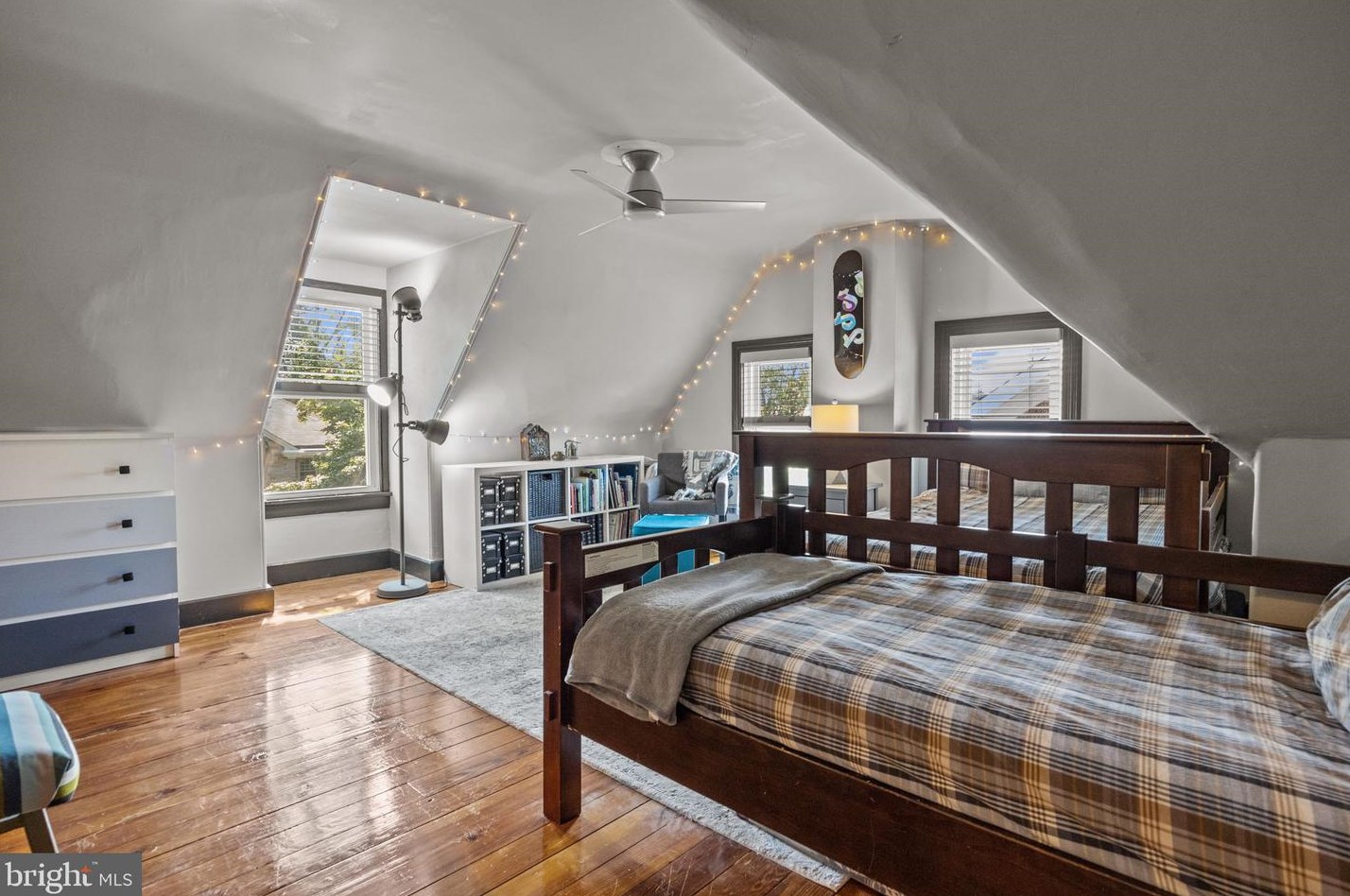 26 Chancellor St, Upper Makefield PA 18940-2107 exterior